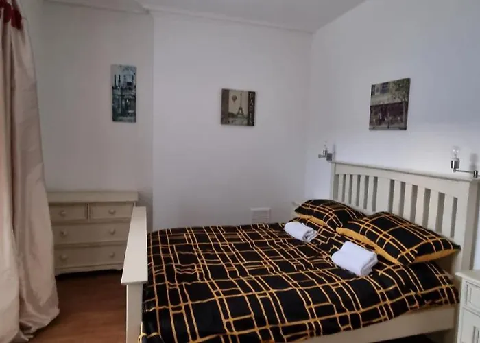 Beautiful Seafront 1 Bedroomed Apartment